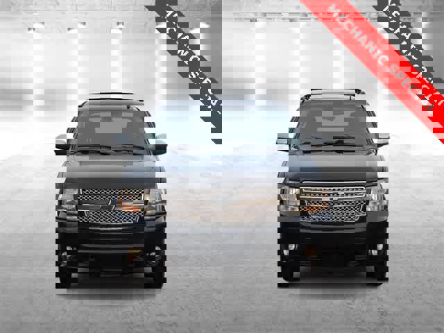 Used 2013 Chevrolet Avalanche LTZ image 3