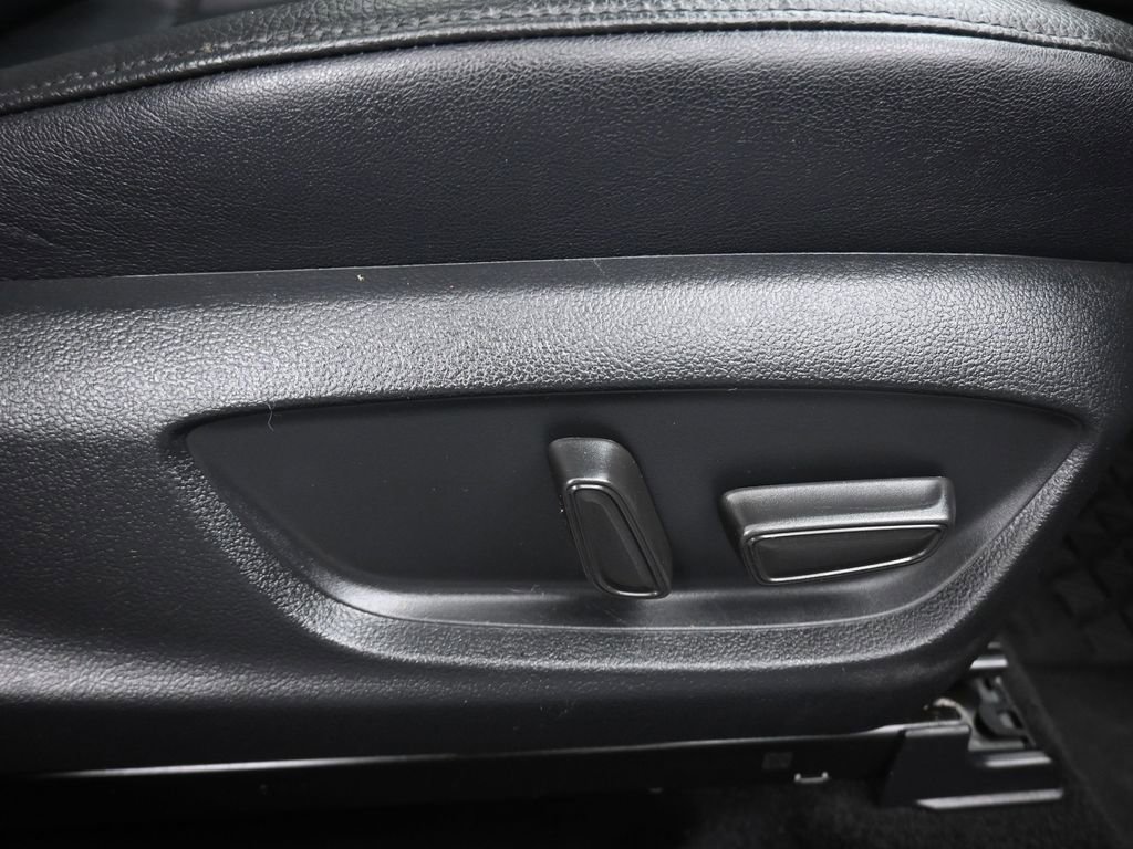 Used 2022 Toyota Avalon XLE w/ Moonroof Package image 42