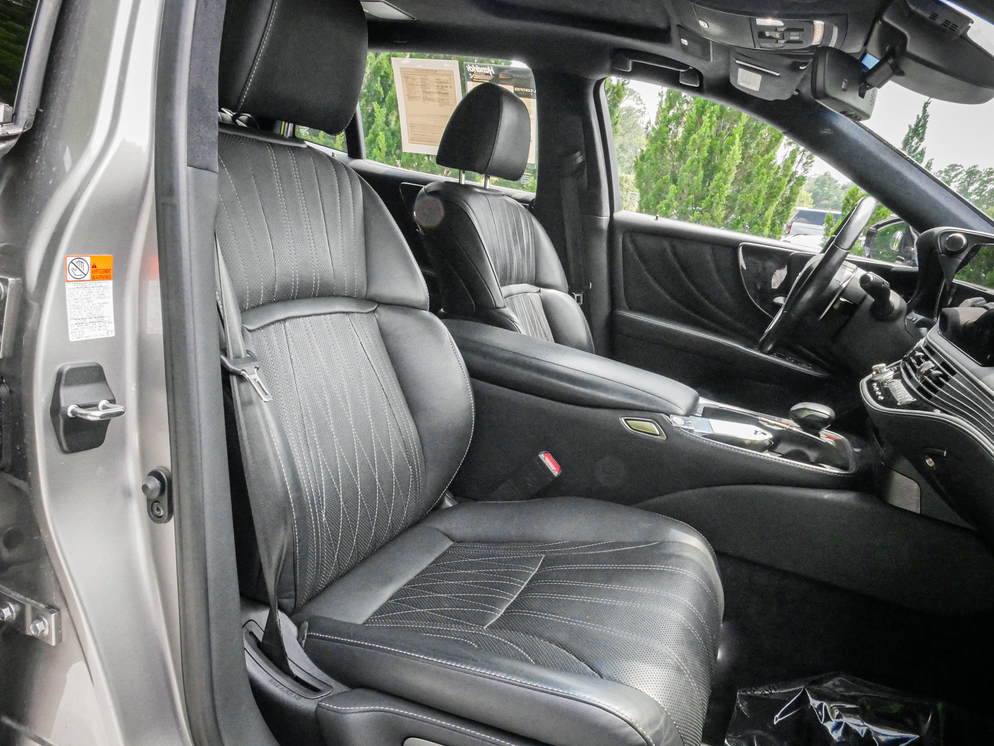 Used 2021 Lexus LS 500 w/ Interior Upgrade Package RWD image 33