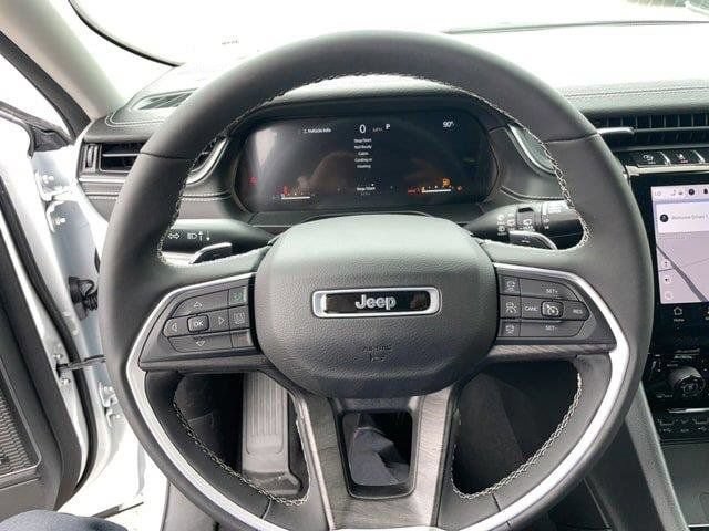 New 2023 Jeep Grand Cherokee L Limited w/ Luxury Tech Group II AWD/4WD image 13