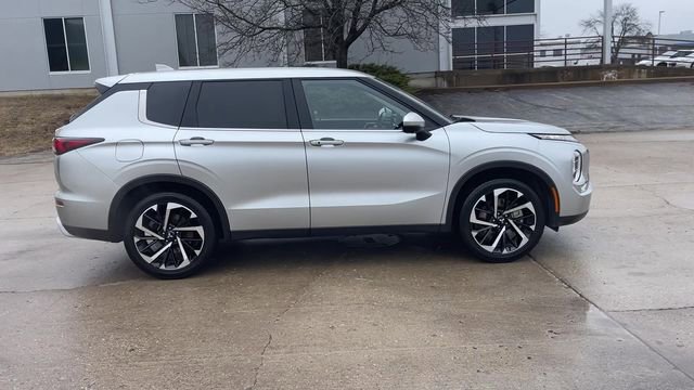 Used 2024 Mitsubishi Outlander SE image 9