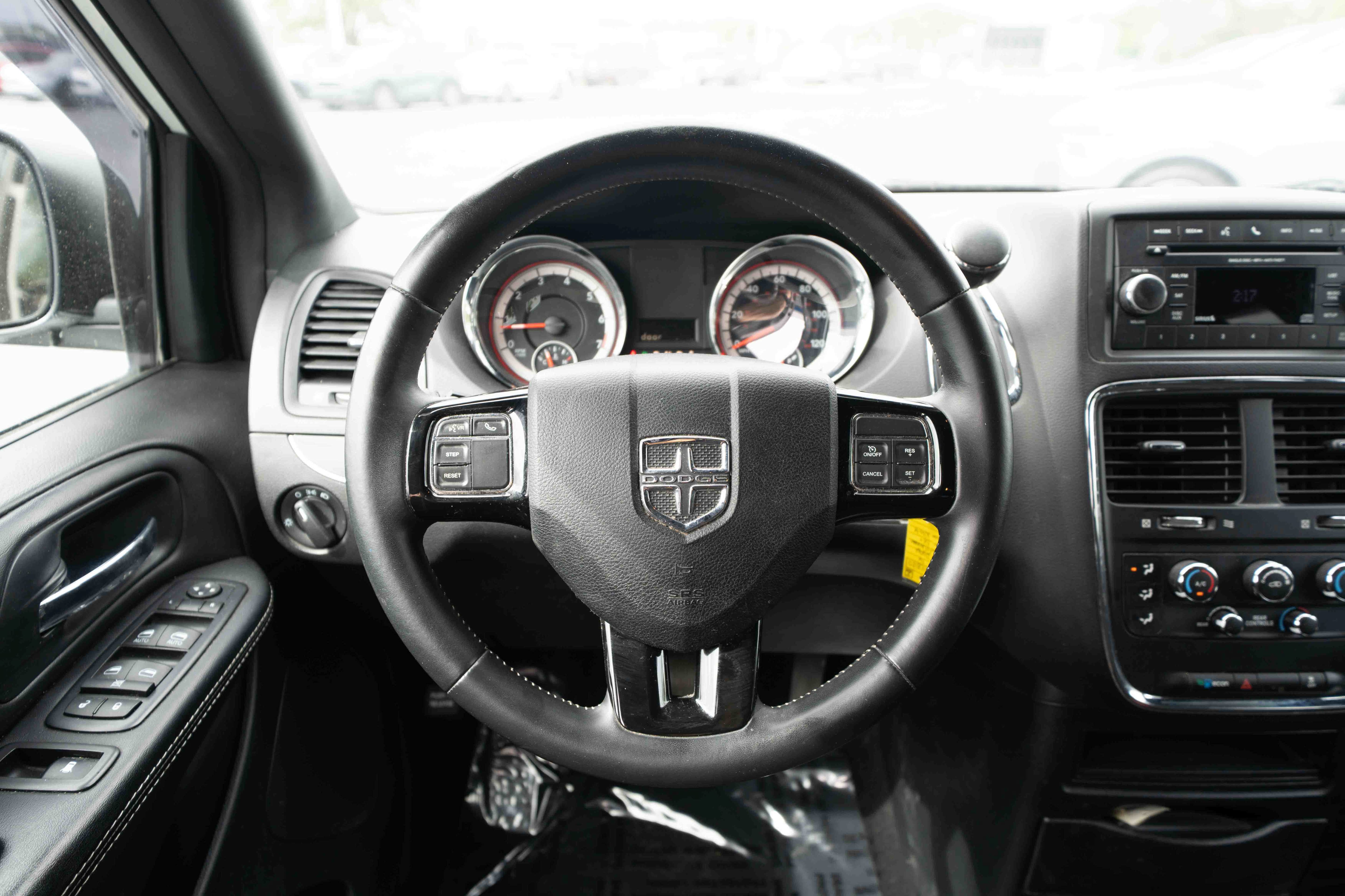 Used 2016 Dodge Grand Caravan SE FWD image 20