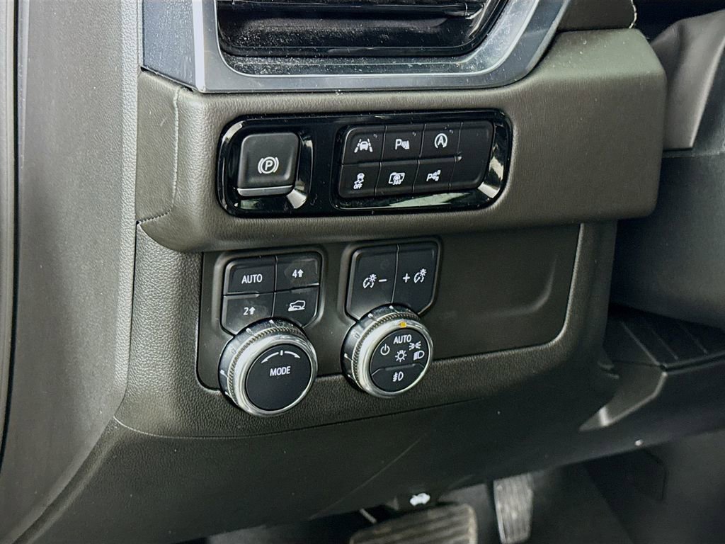 Used 2025 GMC Yukon XL Elevation AWD/4WD image 20