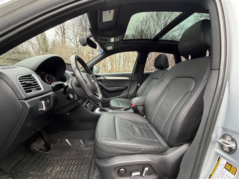 Used 2018 Audi Q3 2.0T Premium Plus w/ Premium Plus Package AWD/4WD image 29