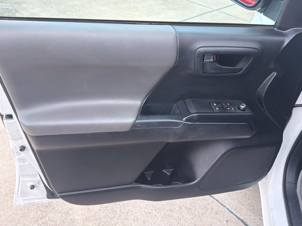 Used 2017 Toyota Tacoma SR RWD image 15
