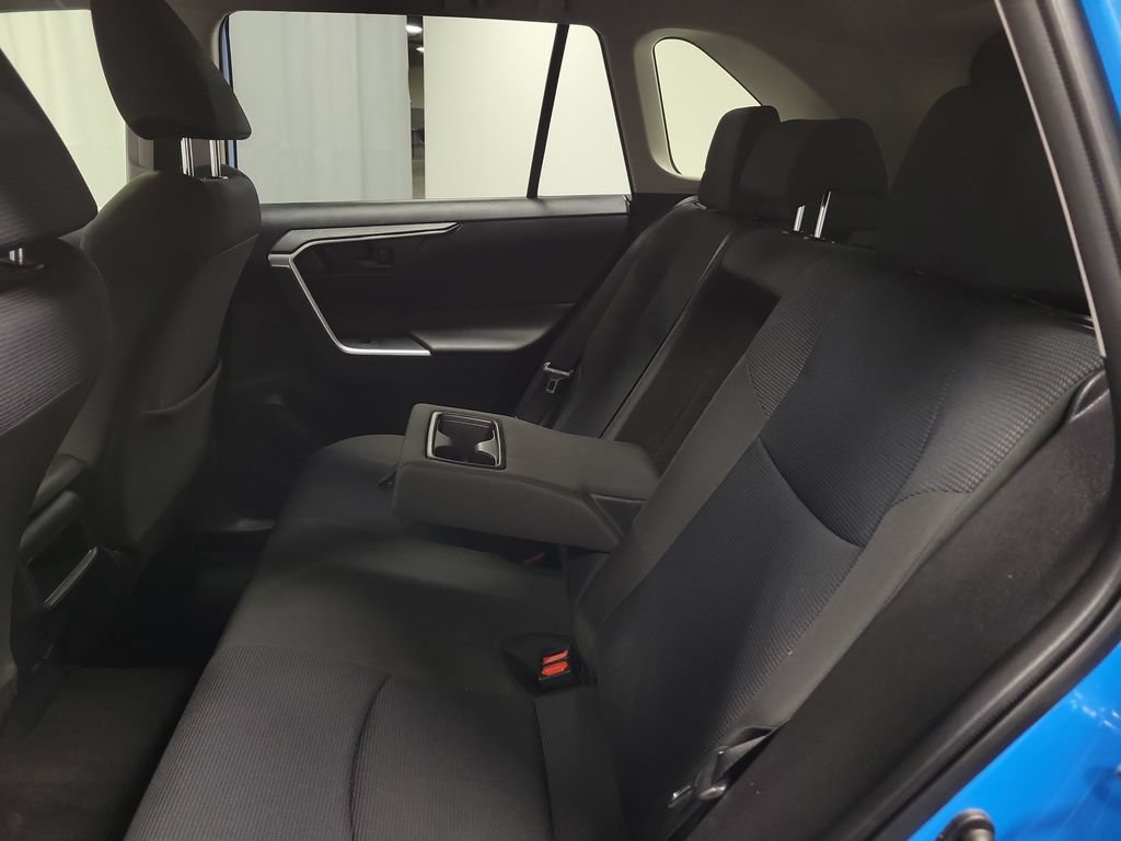 Used 2019 Toyota RAV4 LE FWD image 20