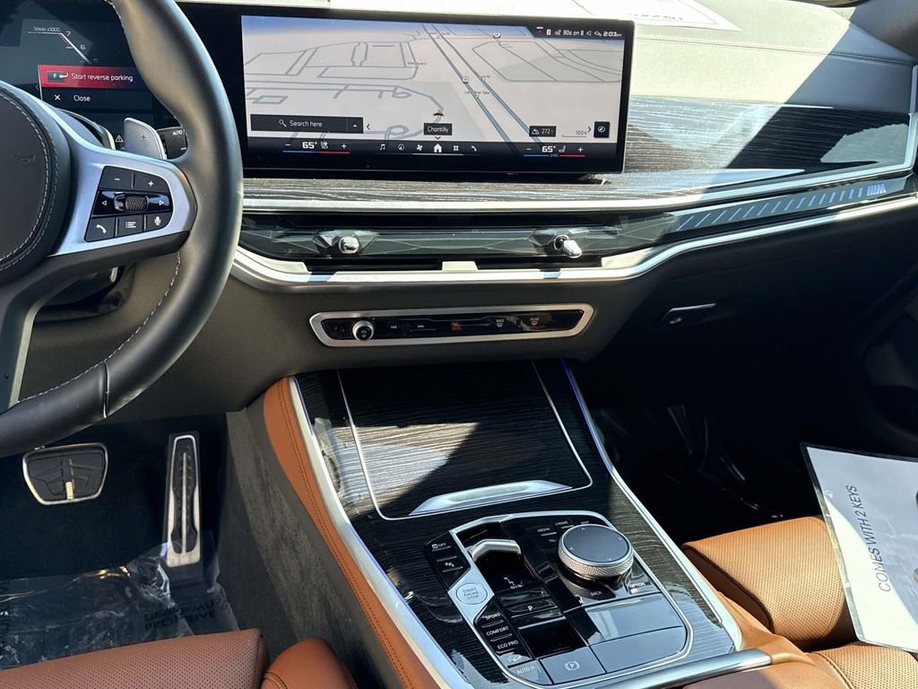 Used 2025 BMW X5 M60i w/ Climate Comfort Package image 9
