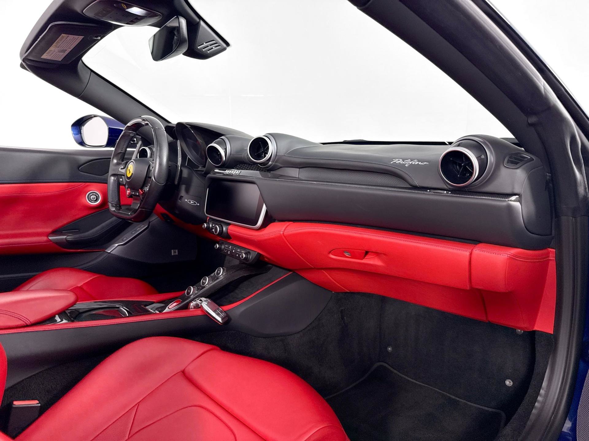 Used 2019 Ferrari Portofino RWD image 28