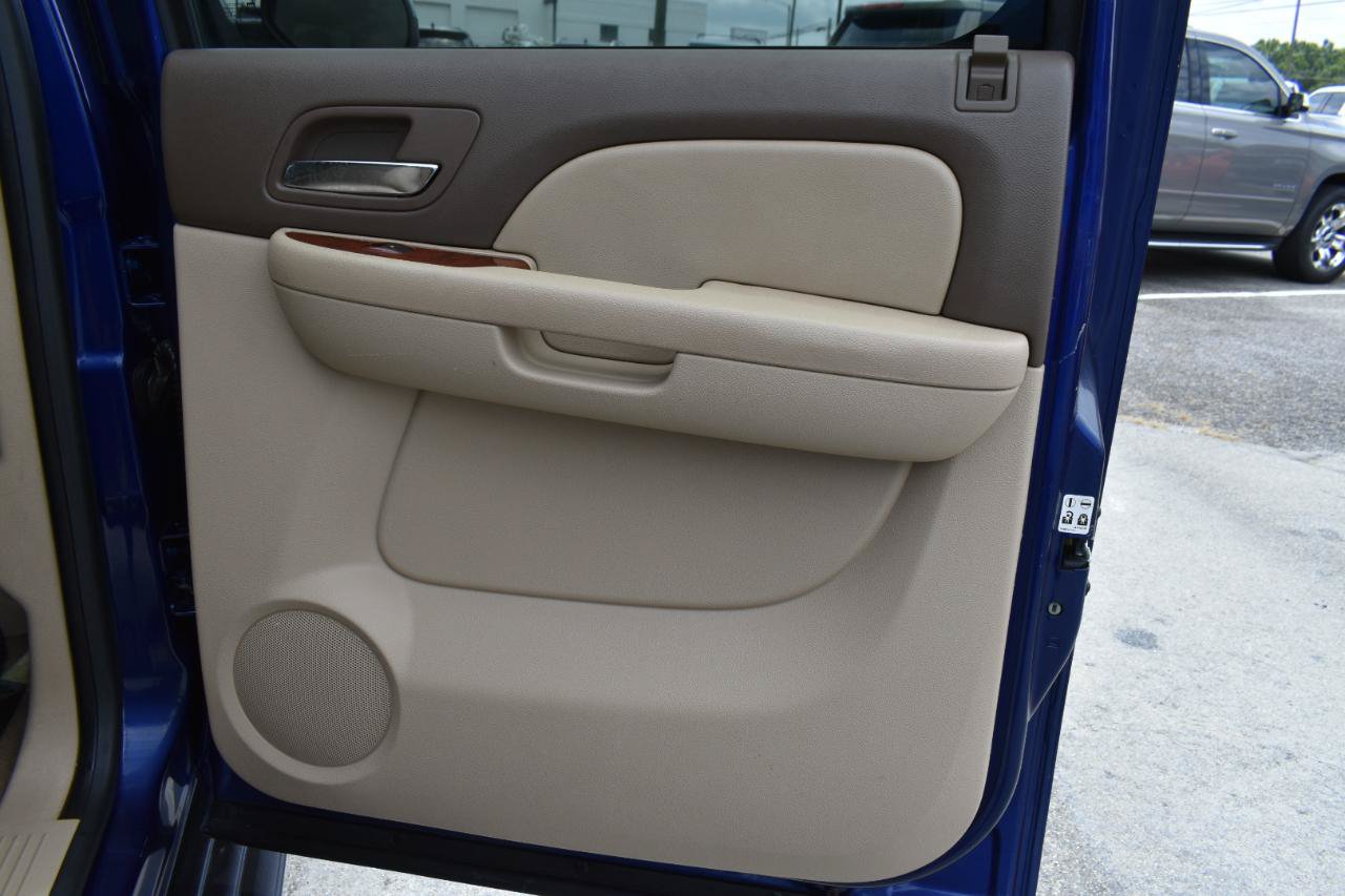 Used 2013 Chevrolet Avalanche LS RWD image 35