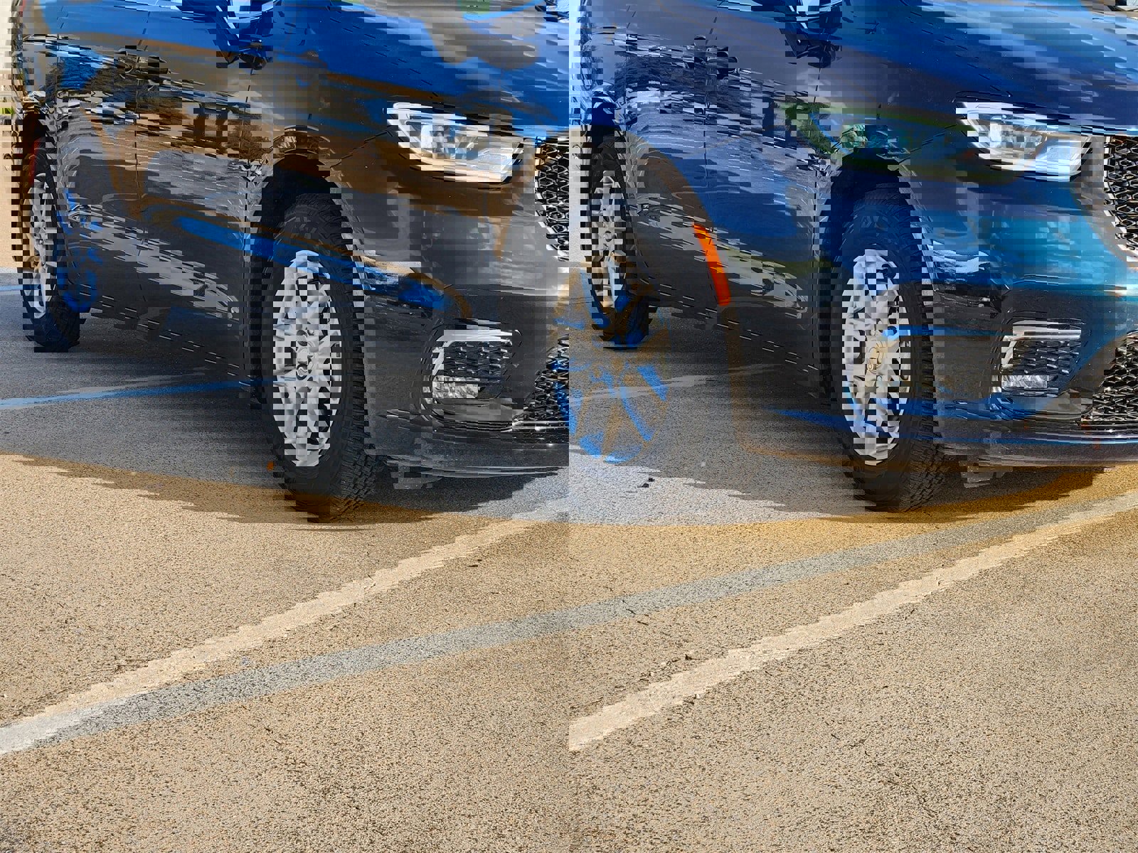 Certified 2024 Chrysler Pacifica Touring-L image 11