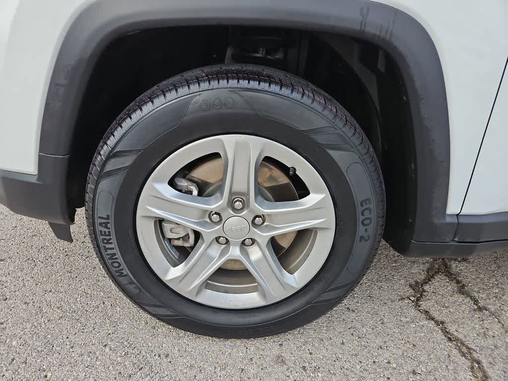 Used 2024 Jeep Compass Latitude AWD/4WD image 20