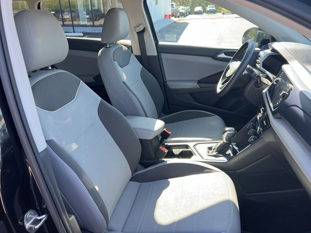 Used 2023 Volkswagen Taos SE image 24