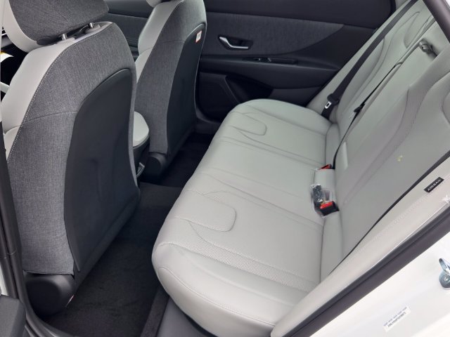New 2026 Hyundai Elantra SEL Sport FWD image 6