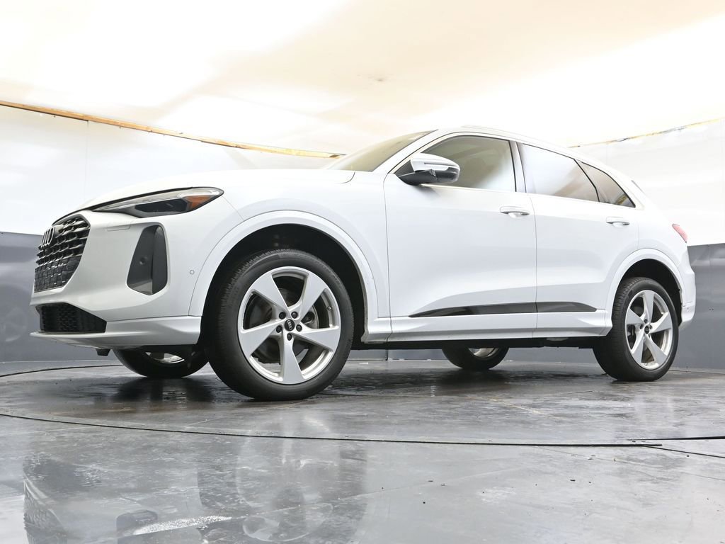 Used 2025 Audi Q5 Premium Plus w/ Premium Plus image 38