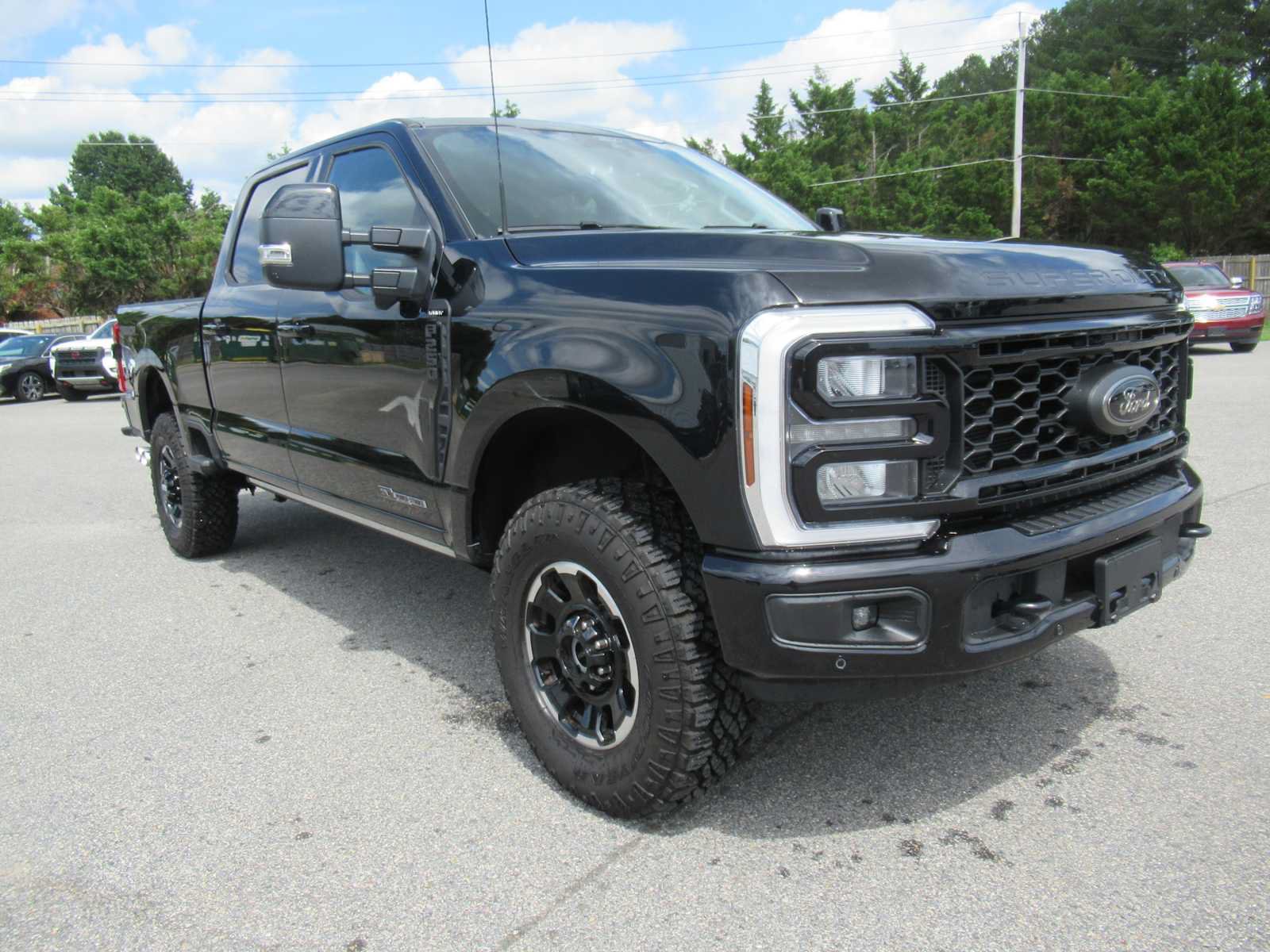 Used 2026 Ford F250 Lariat w/ Tremor Off-Road Package AWD/4WD image 3