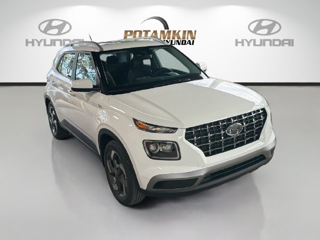New 2026 Hyundai Venue SEL FWD image 3