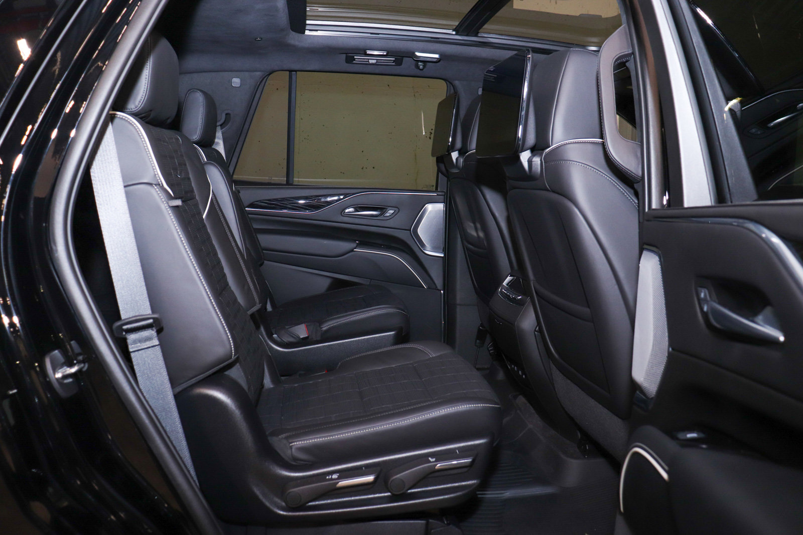 Used 2023 Cadillac Escalade V image 21