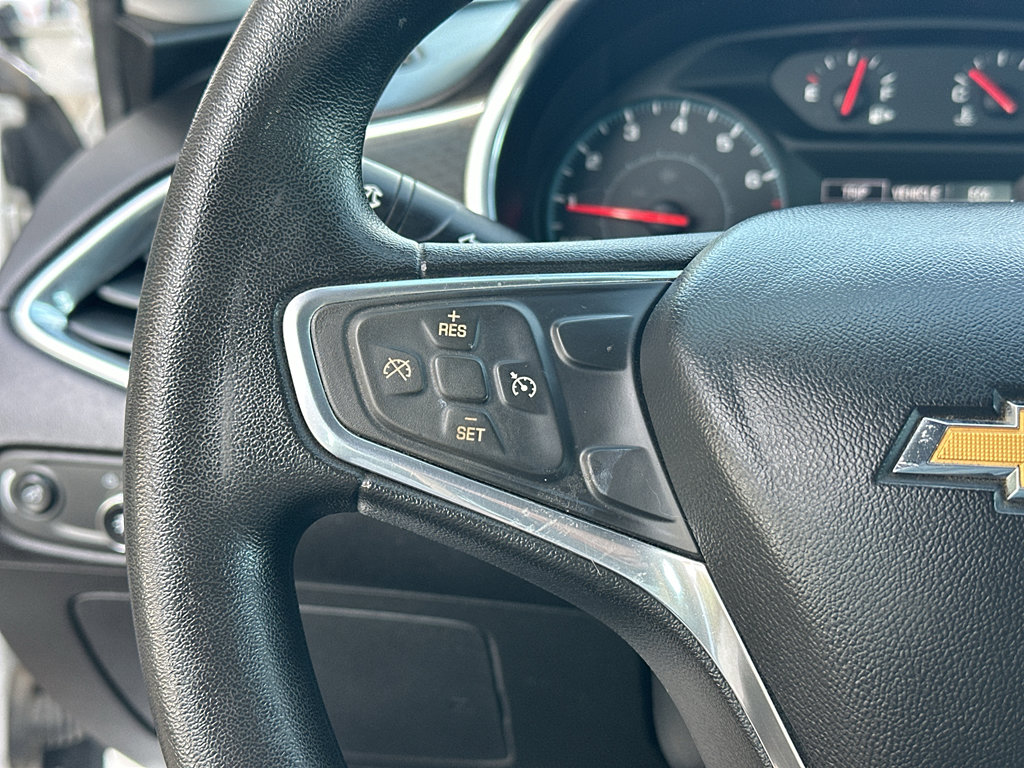 Used 2018 Chevrolet Malibu LT FWD image 14