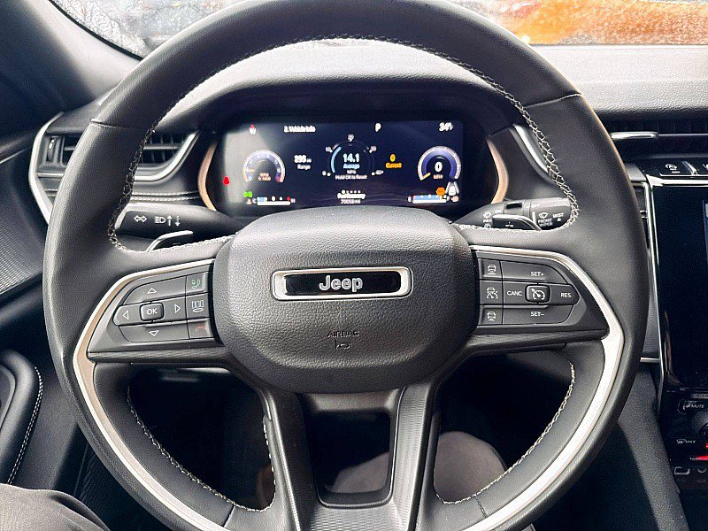 Used 2023 Jeep Grand Cherokee L Laredo image 22