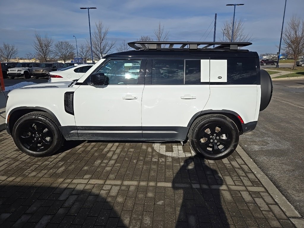 Used 2023 Land Rover Defender 110 S image 12