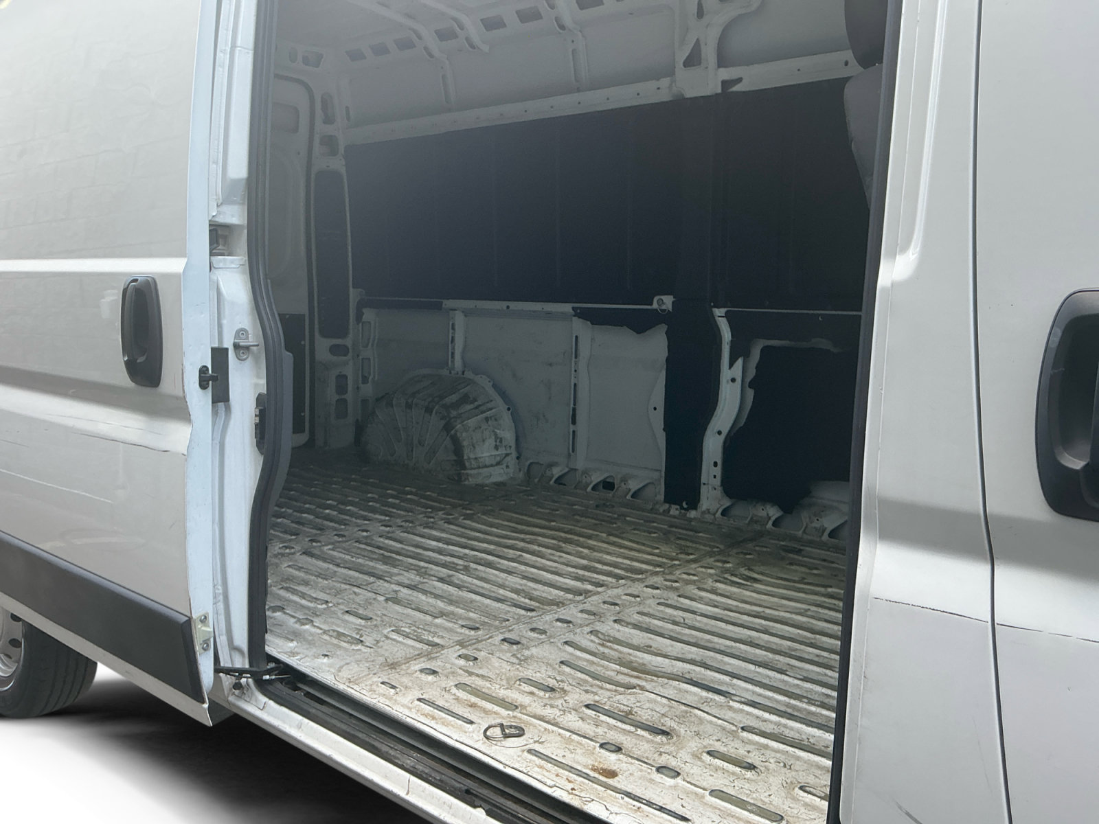 Used 2023 RAM ProMaster 2500 FWD image 13