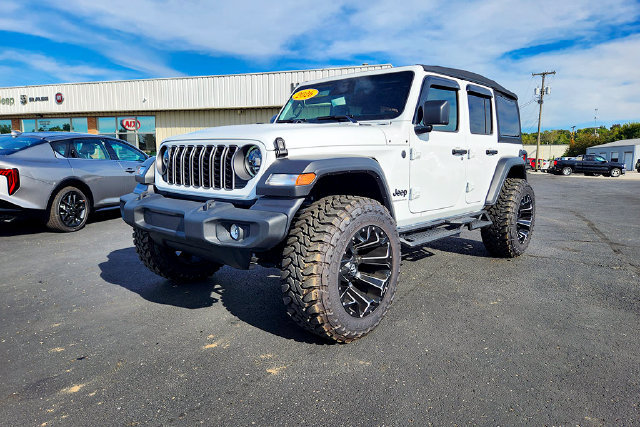 Used 2026 Jeep Wrangler Unlimited Sport AWD/4WD image 3