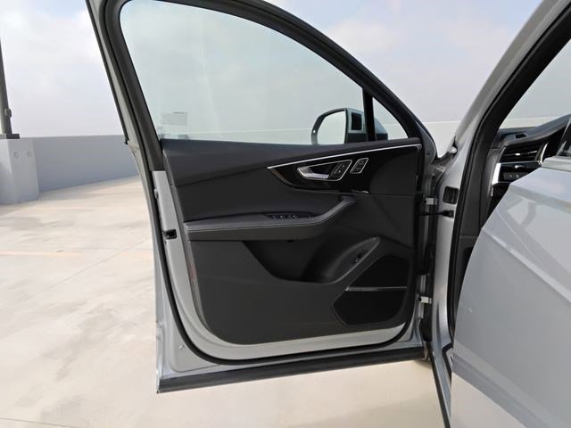 Used 2025 Audi Q7 3.0T Premium Plus image 21