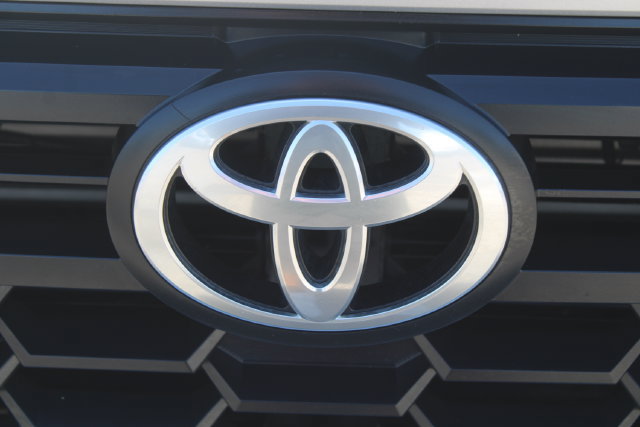 Used 2024 Toyota Tacoma TRD Off-Road AWD/4WD image 8
