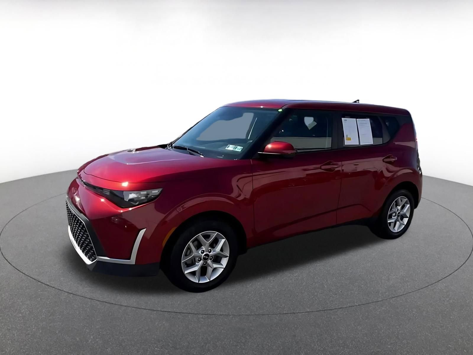 Used 2025 Kia Soul LX w/ LX Technology Package FWD image 7