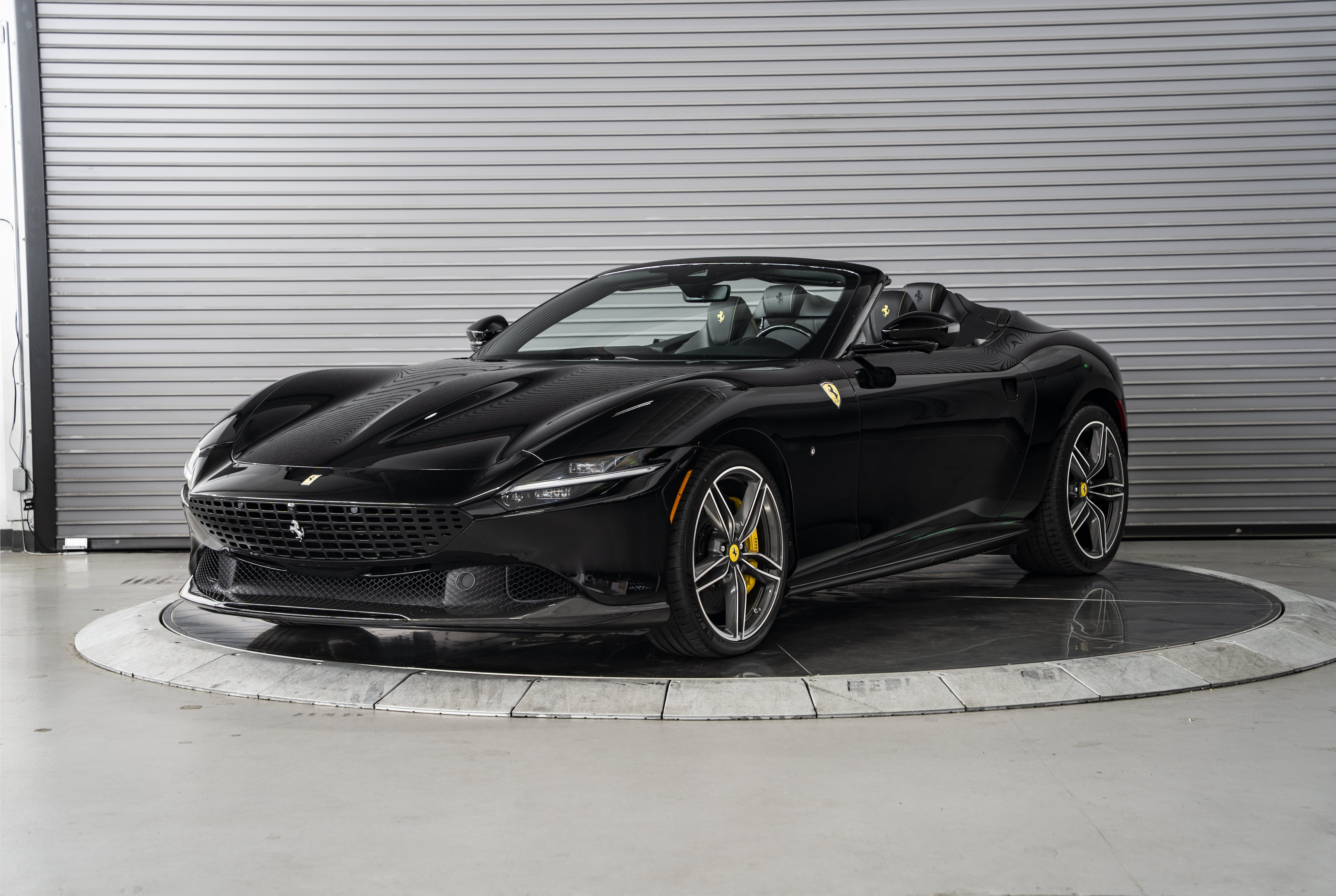 Used 2025 Ferrari Roma Spider RWD image 1