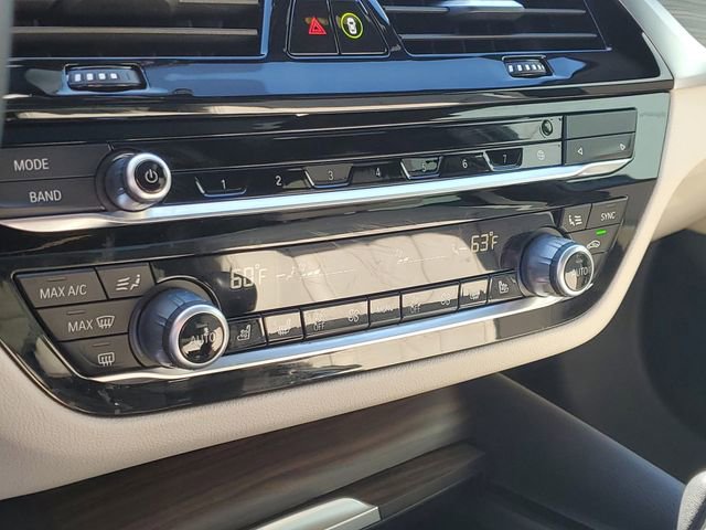 Used 2023 BMW 530i w/ Premium Package image 28