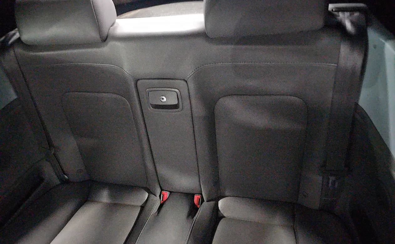 Used 2005 Volkswagen Beetle Dark Flint Edition FWD image 10