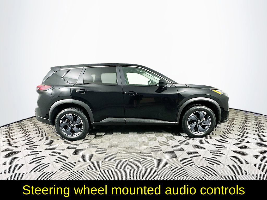 Used 2025 Nissan Rogue SV image 11