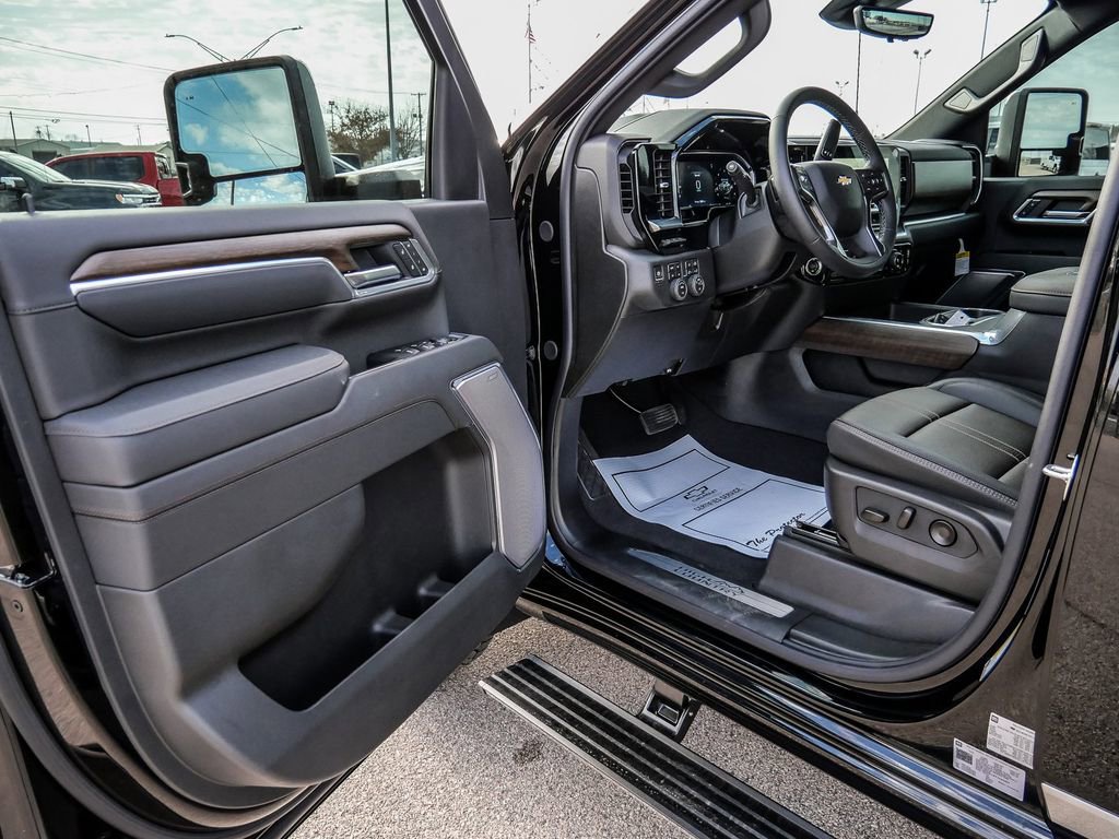New 2026 Chevrolet Silverado 2500 High Country w/ Technology Package AWD/4WD image 32