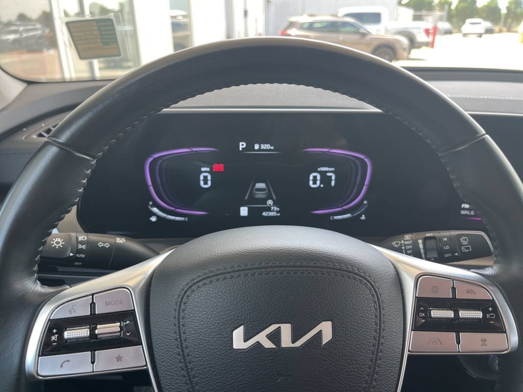 Used 2025 Kia Telluride S FWD image 12