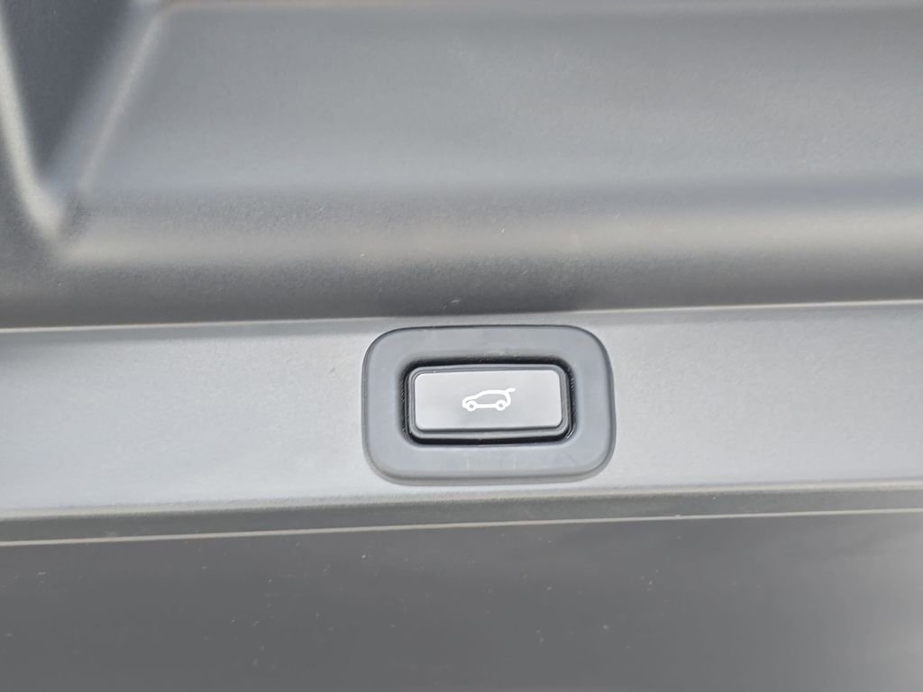 Used 2023 Land Rover Range Rover SE image 13