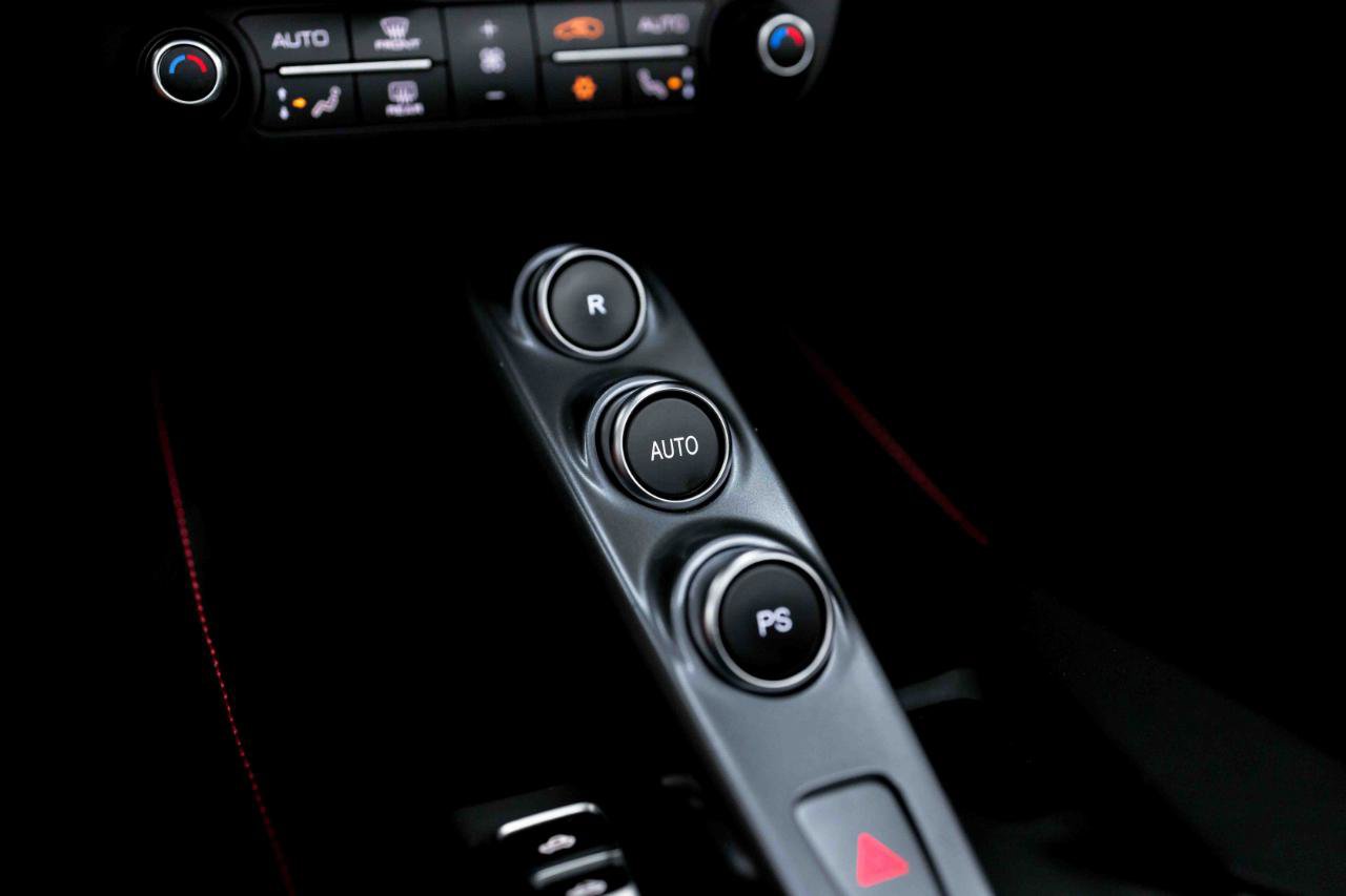 Used 2019 Ferrari Portofino RWD image 66