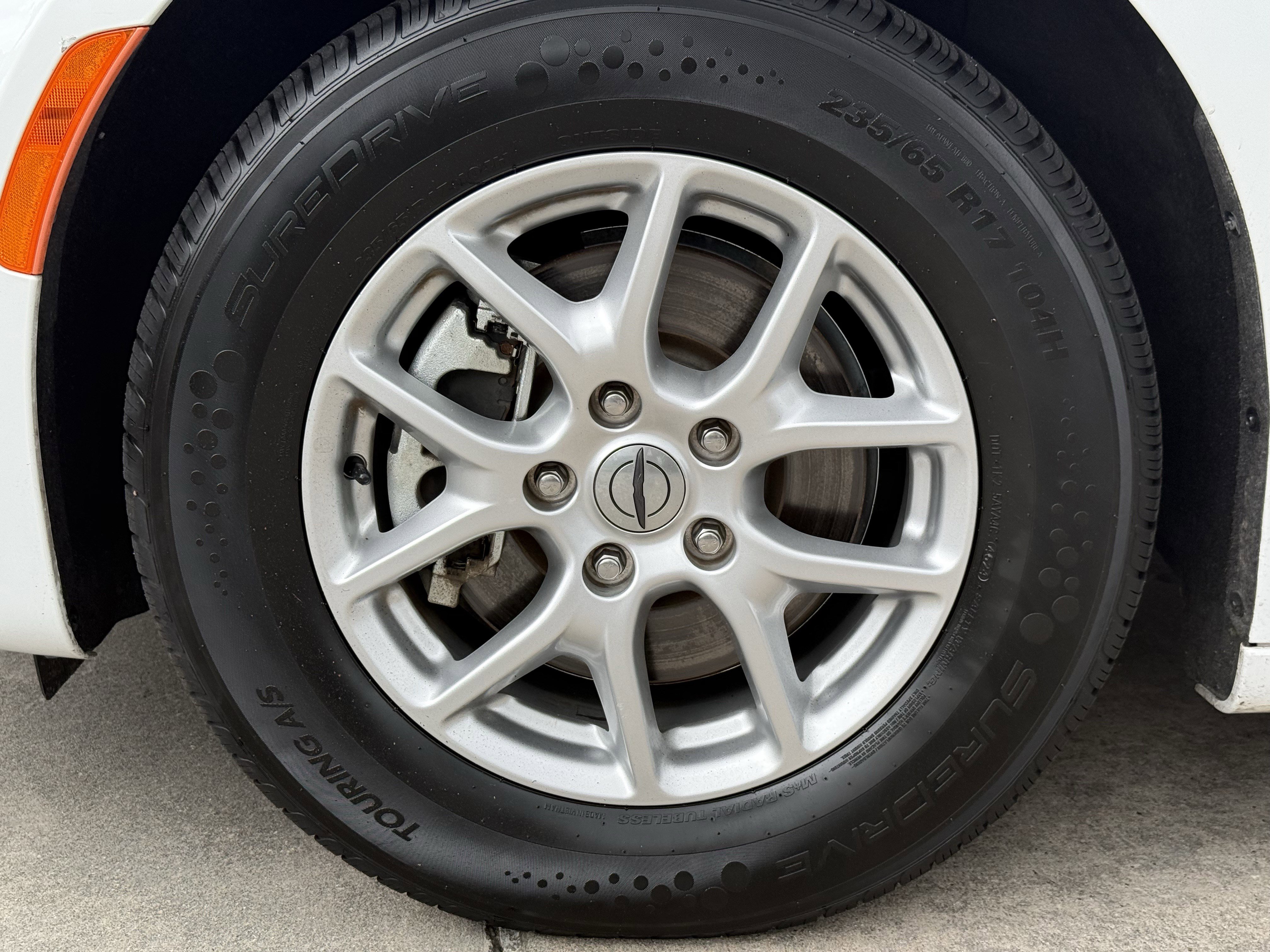 Used 2022 Chrysler Pacifica Touring-L image 12