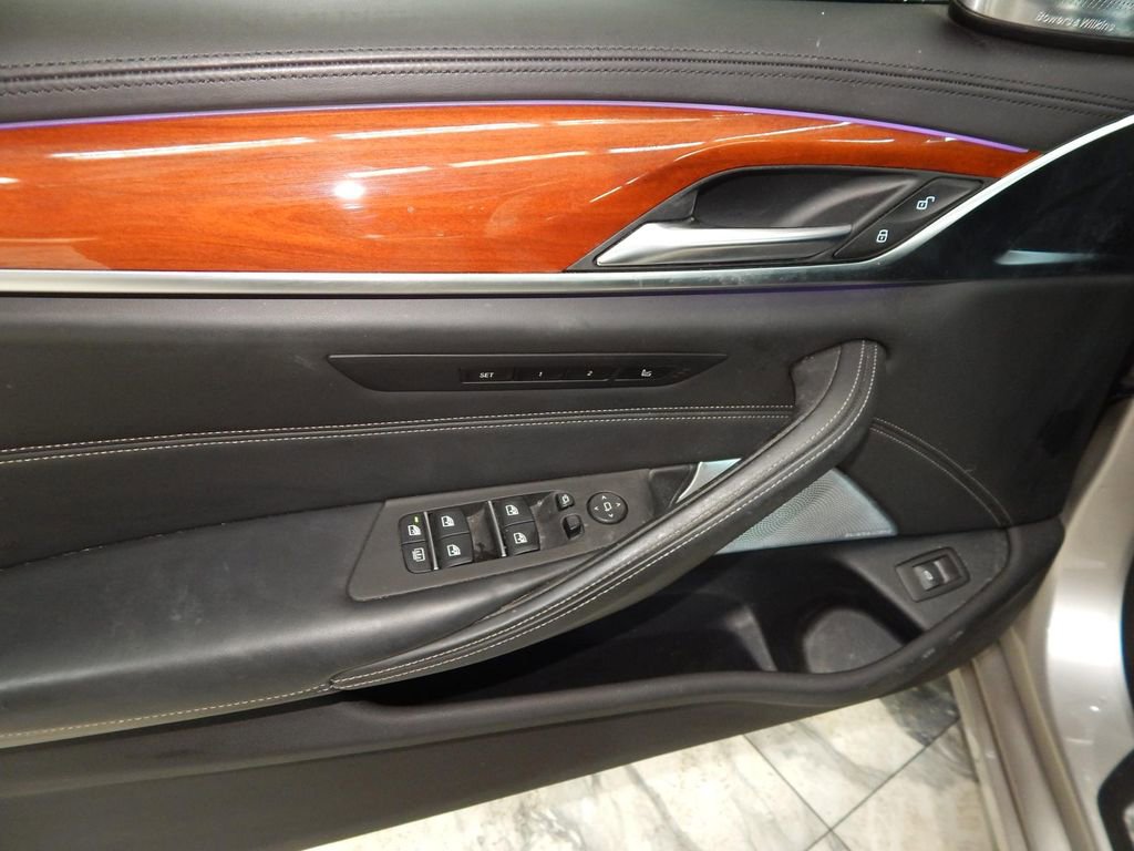 Used 2019 BMW 540i xDrive w/ Dynamic Handling Package image 12
