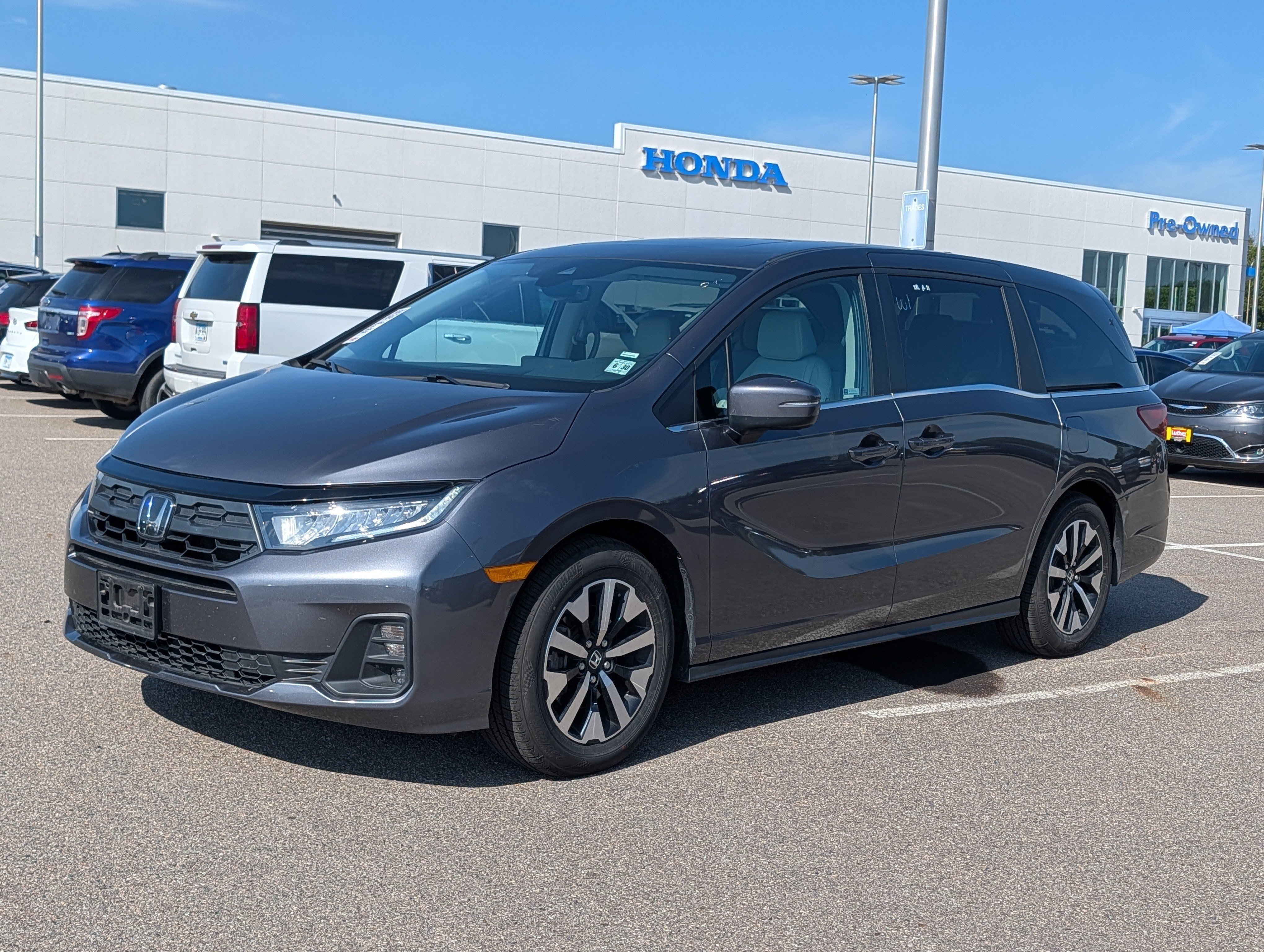 Used 2025 Honda Odyssey EX-L image 2
