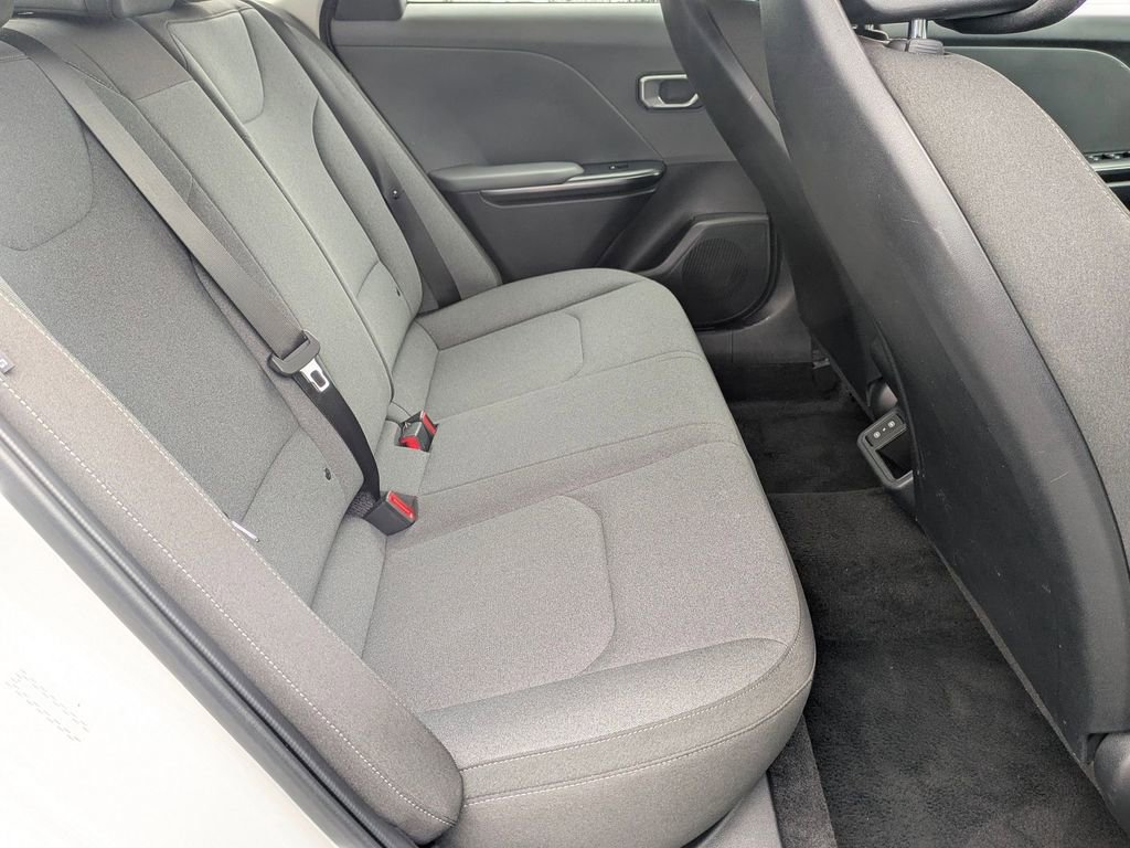 Used 2025 Kia K4 FWD image 38