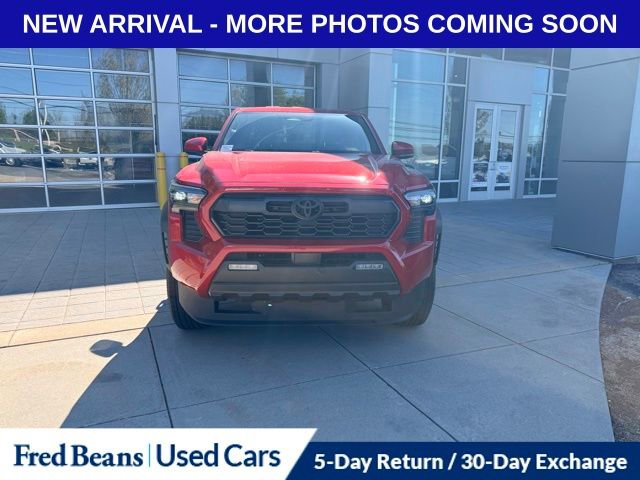 Used 2025 Toyota Tacoma TRD Off-Road AWD/4WD image 9