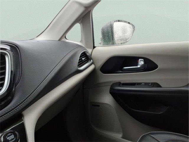 Used 2020 Chrysler Pacifica Limited w/ Advanced Safetytec Group image 20