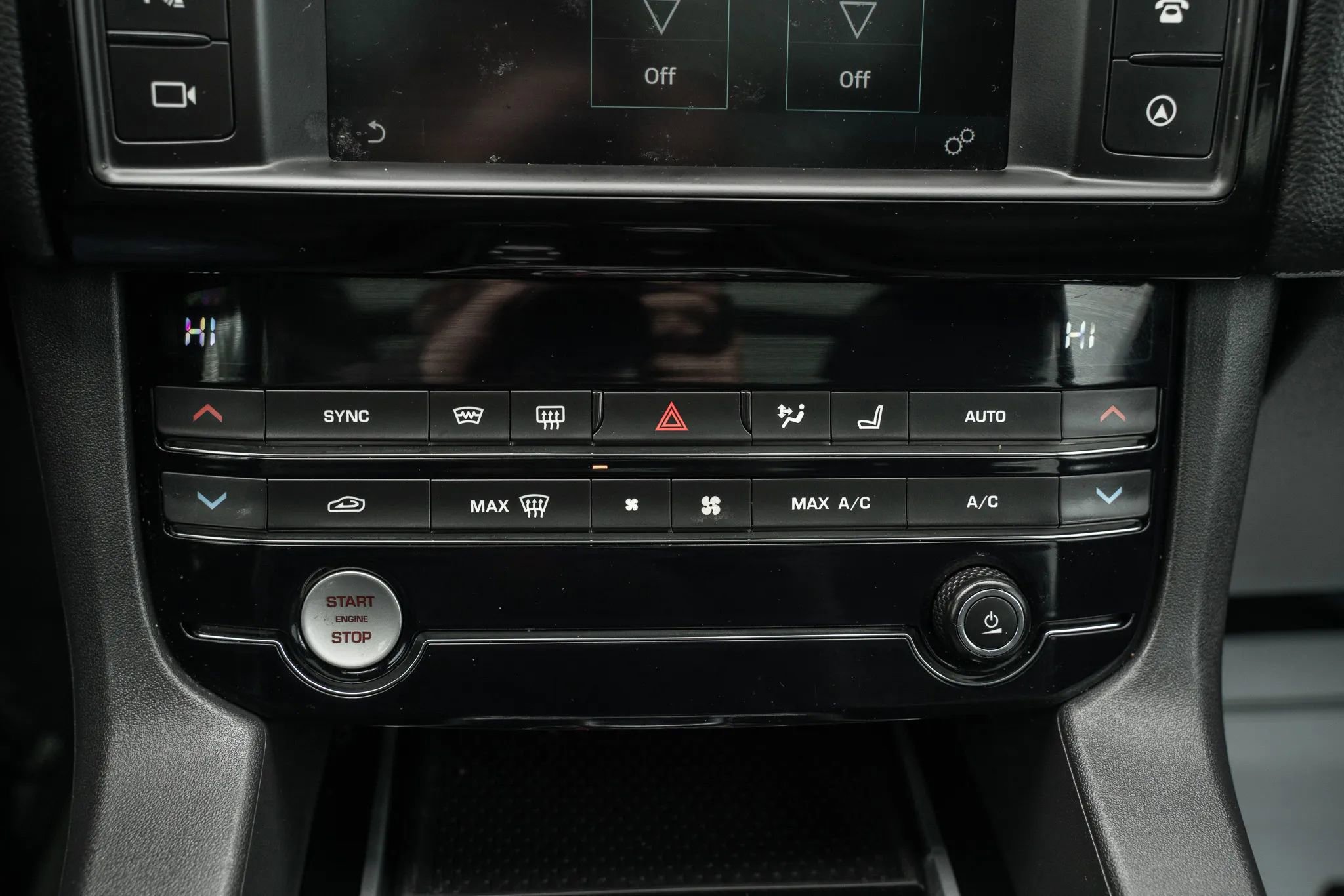 Used 2018 Jaguar F-PACE Premium AWD/4WD image 28