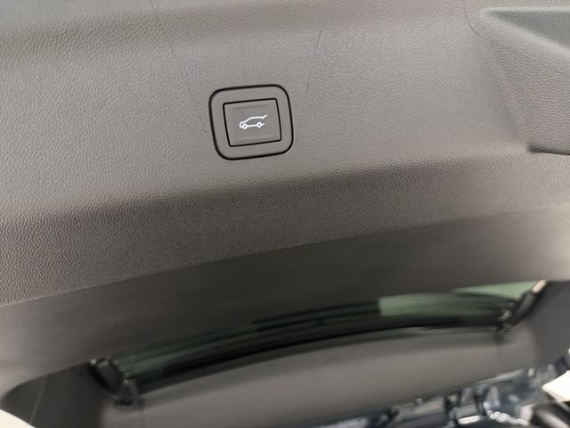 New 2026 GMC Yukon XL AT4 Ultimate w/ LPO, Illumination Package image 16