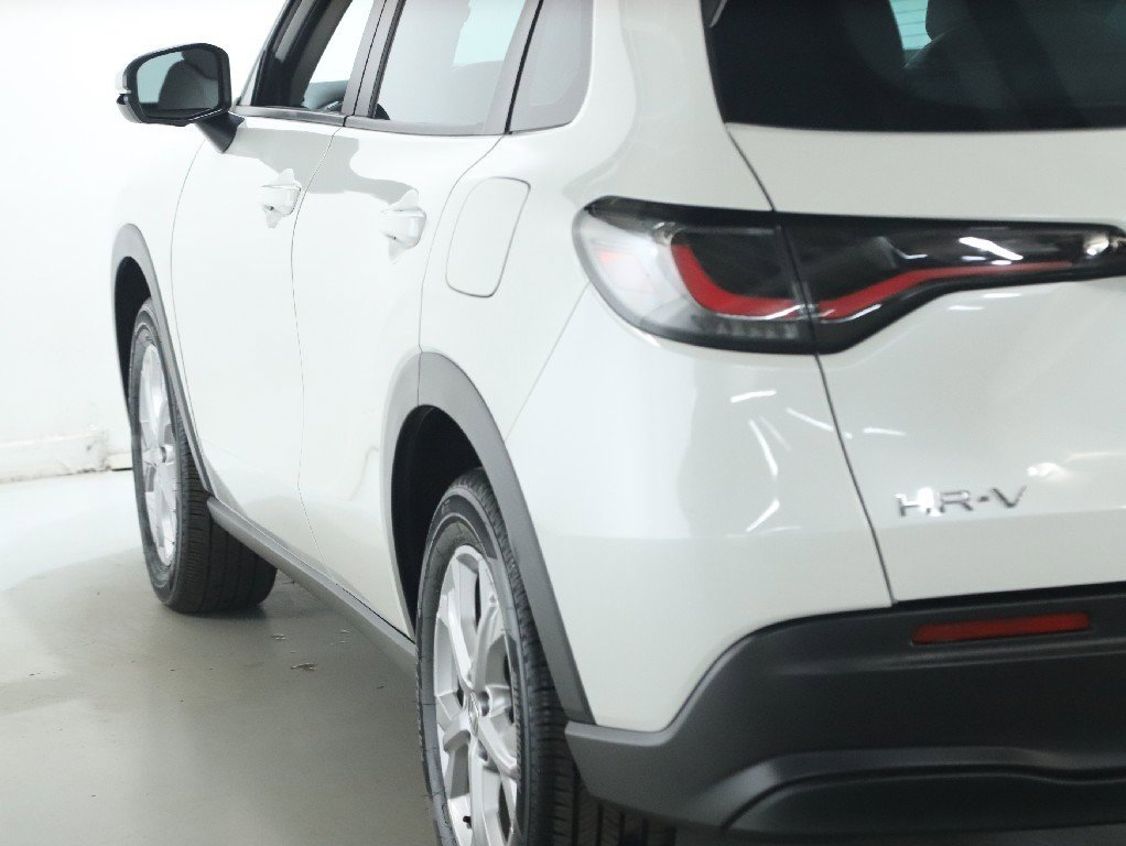 Used 2023 Honda HR-V LX image 40
