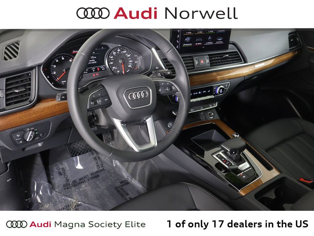 Used 2023 Audi Q5 2.0T Premium w/ Convenience Package image 2