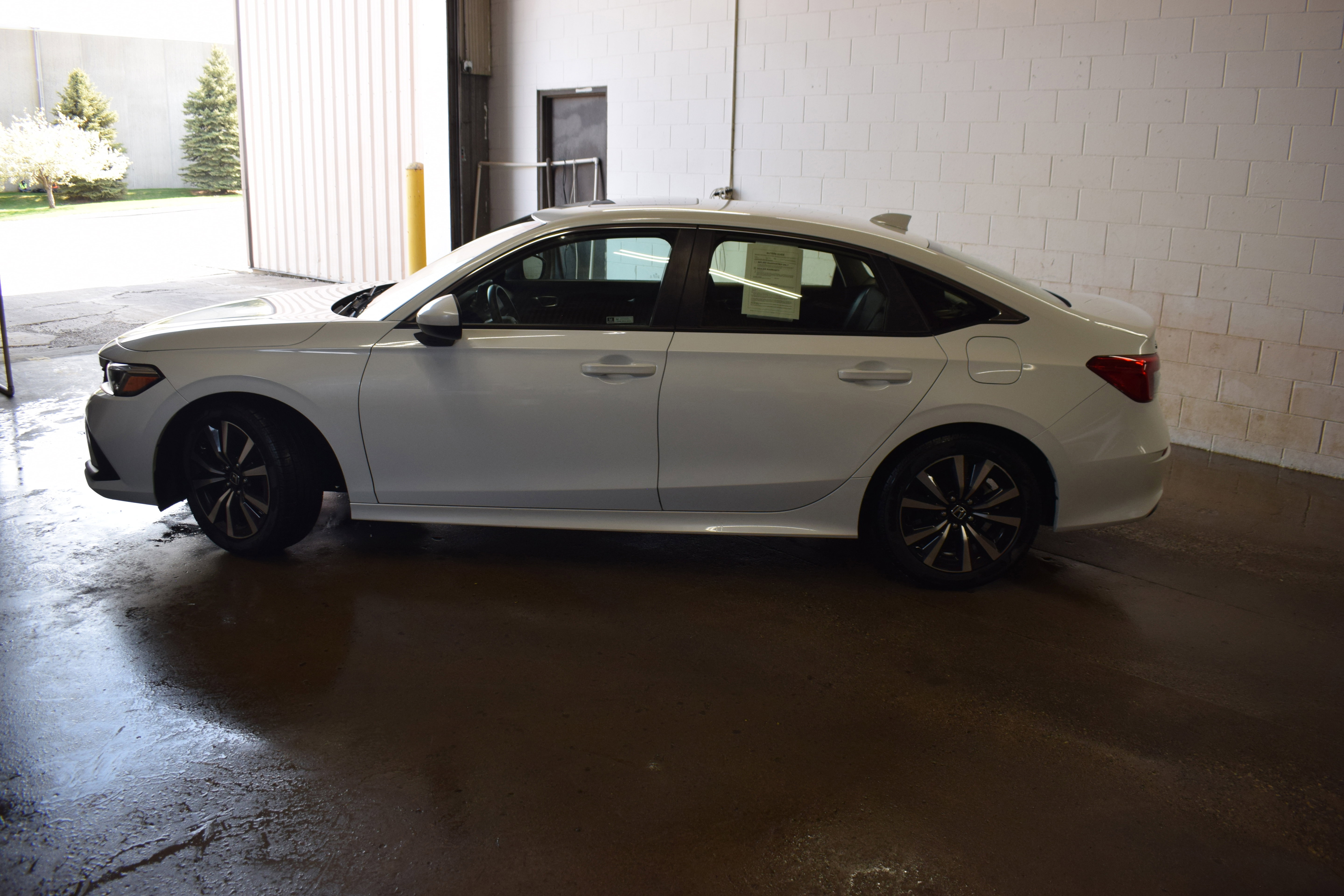 Used 2022 Honda Civic EX image 3