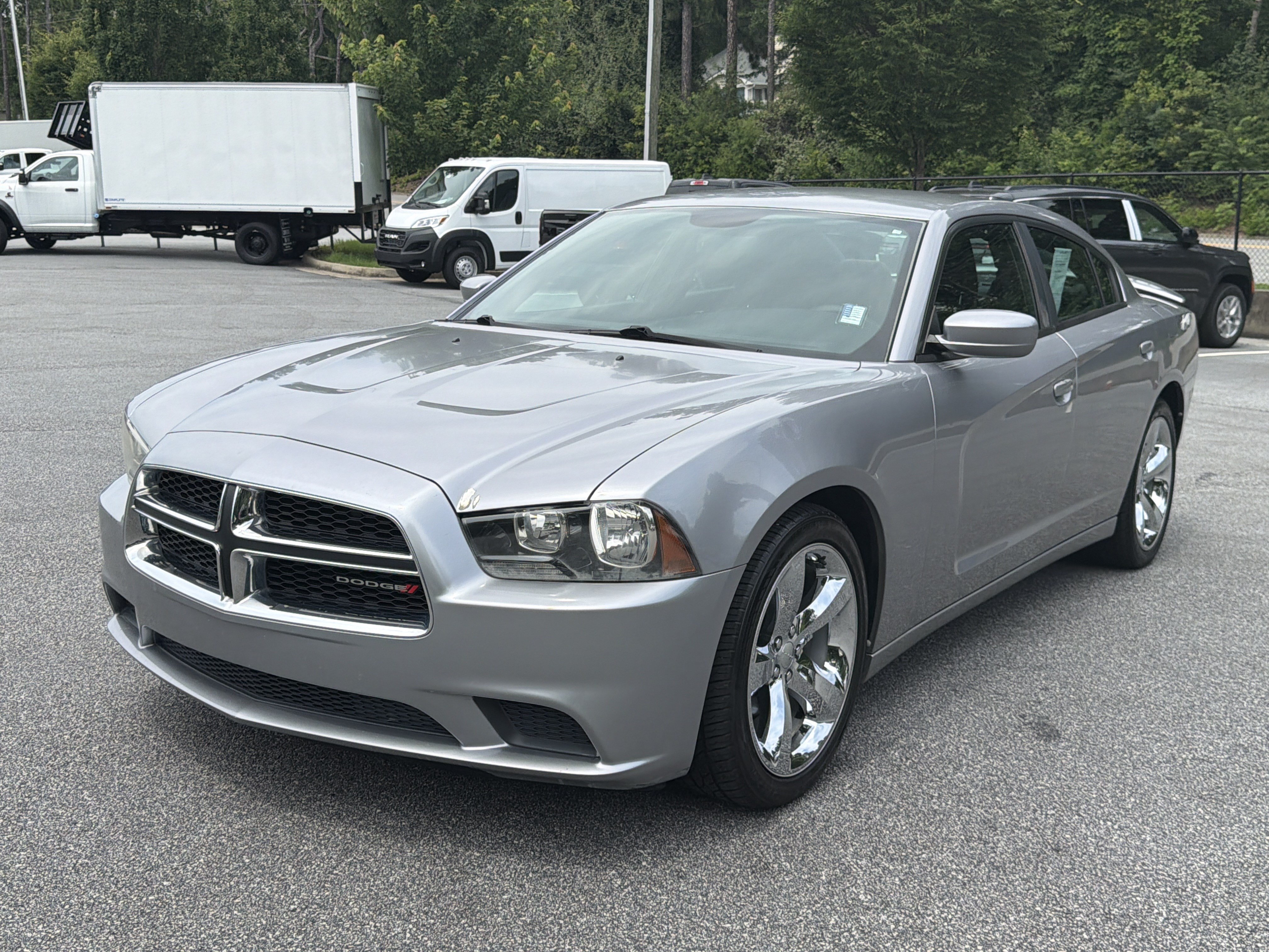 Used 2013 Dodge Charger SE w/ Connectivity Group RWD image 3