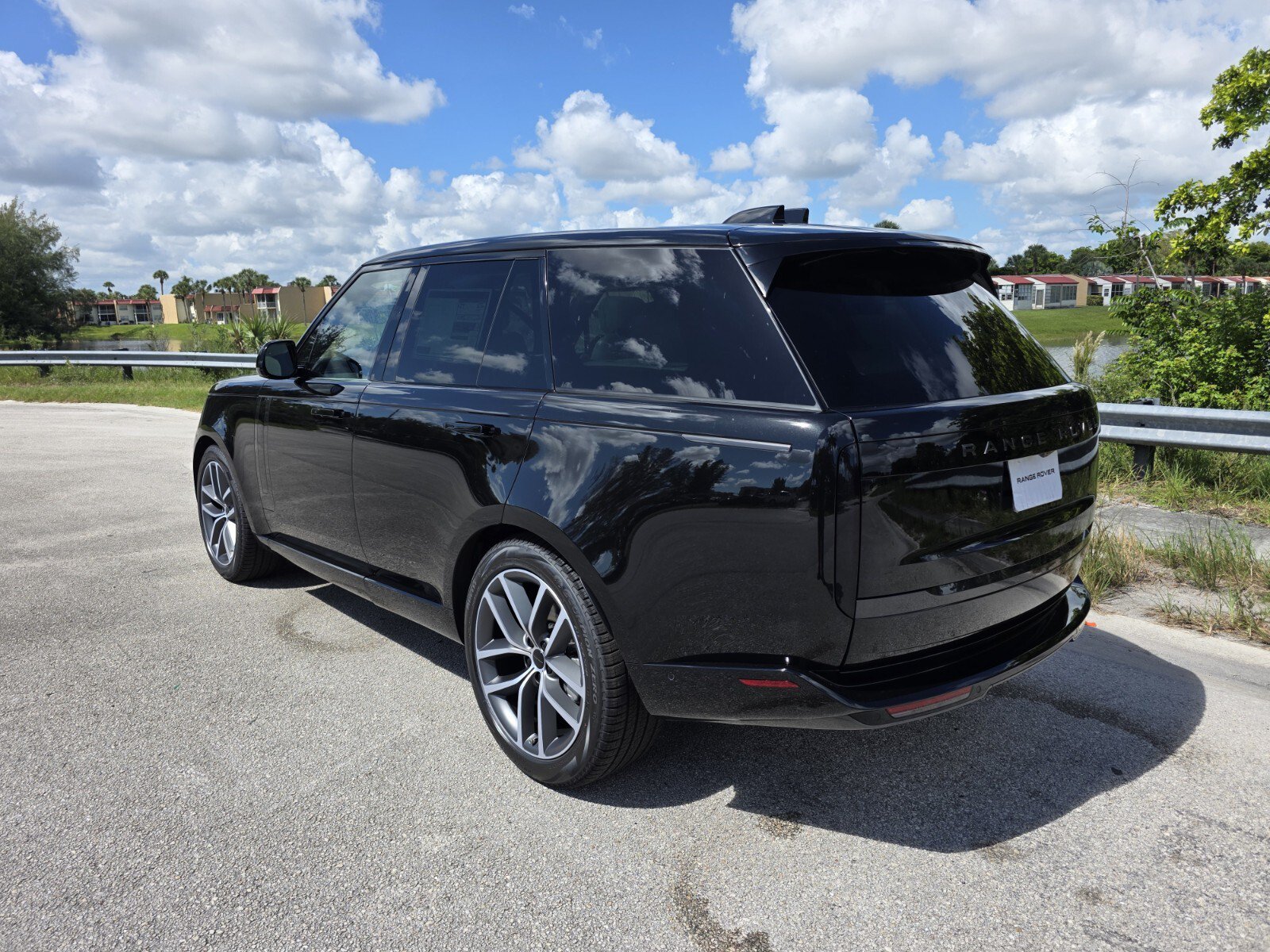 New 2026 Land Rover Range Rover SE AWD/4WD image 2